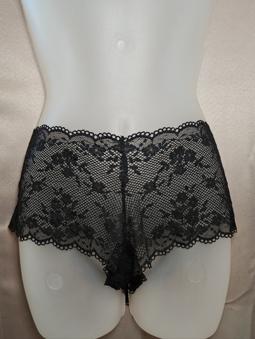 🖤💋NWT 2022 Victoria's Secret Black Lace Cheeky Panties💋🖤